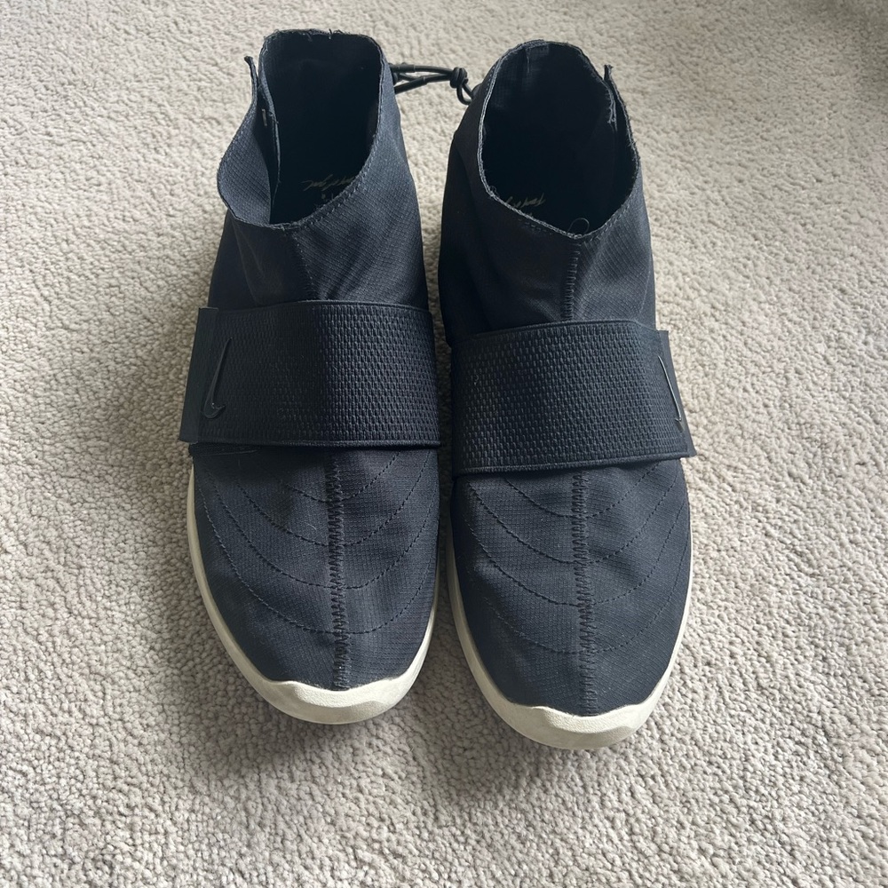 Fear Of God x Nike Sneaker